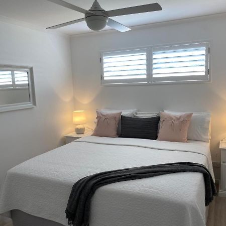 Rainbow Beach Dream Newly Renovated Stylish One Bedroom Apartment ภายนอก รูปภาพ